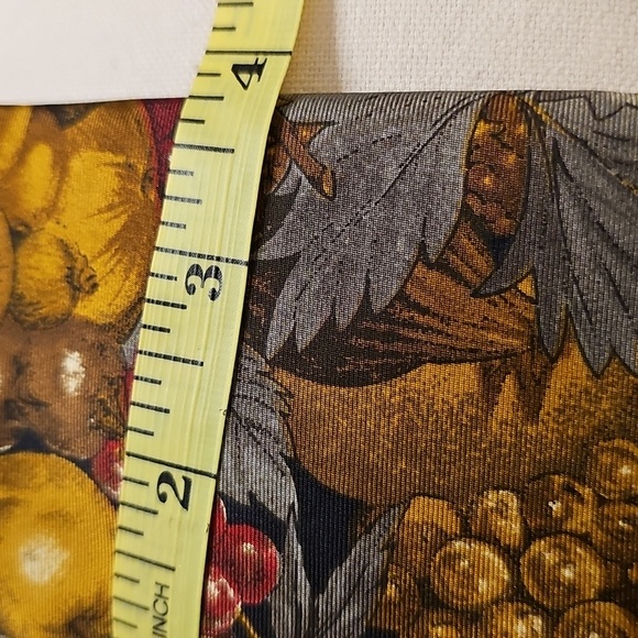 Lord & Taylor Floral & Fruit Patterned Tie. 100% Silk. Nice - Picture 2 of 5